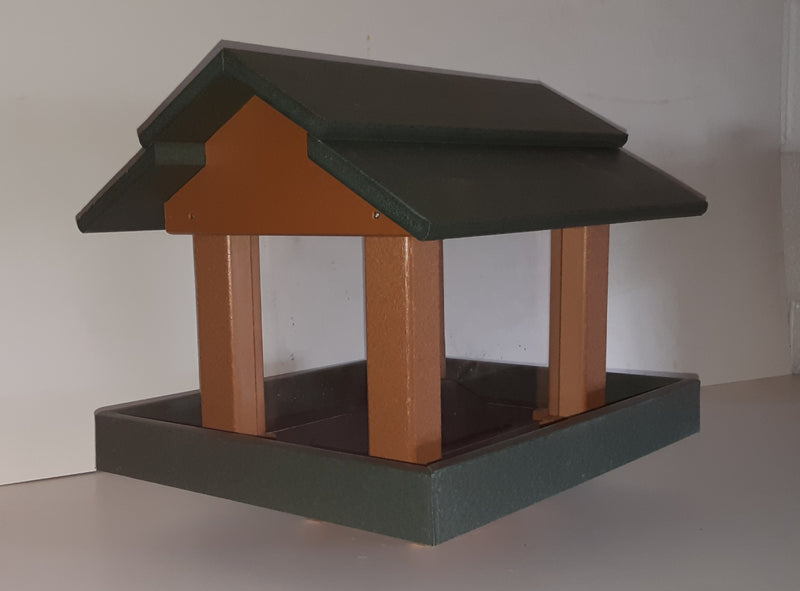 Green and cedar Poly Post Mounted Bird Feeders